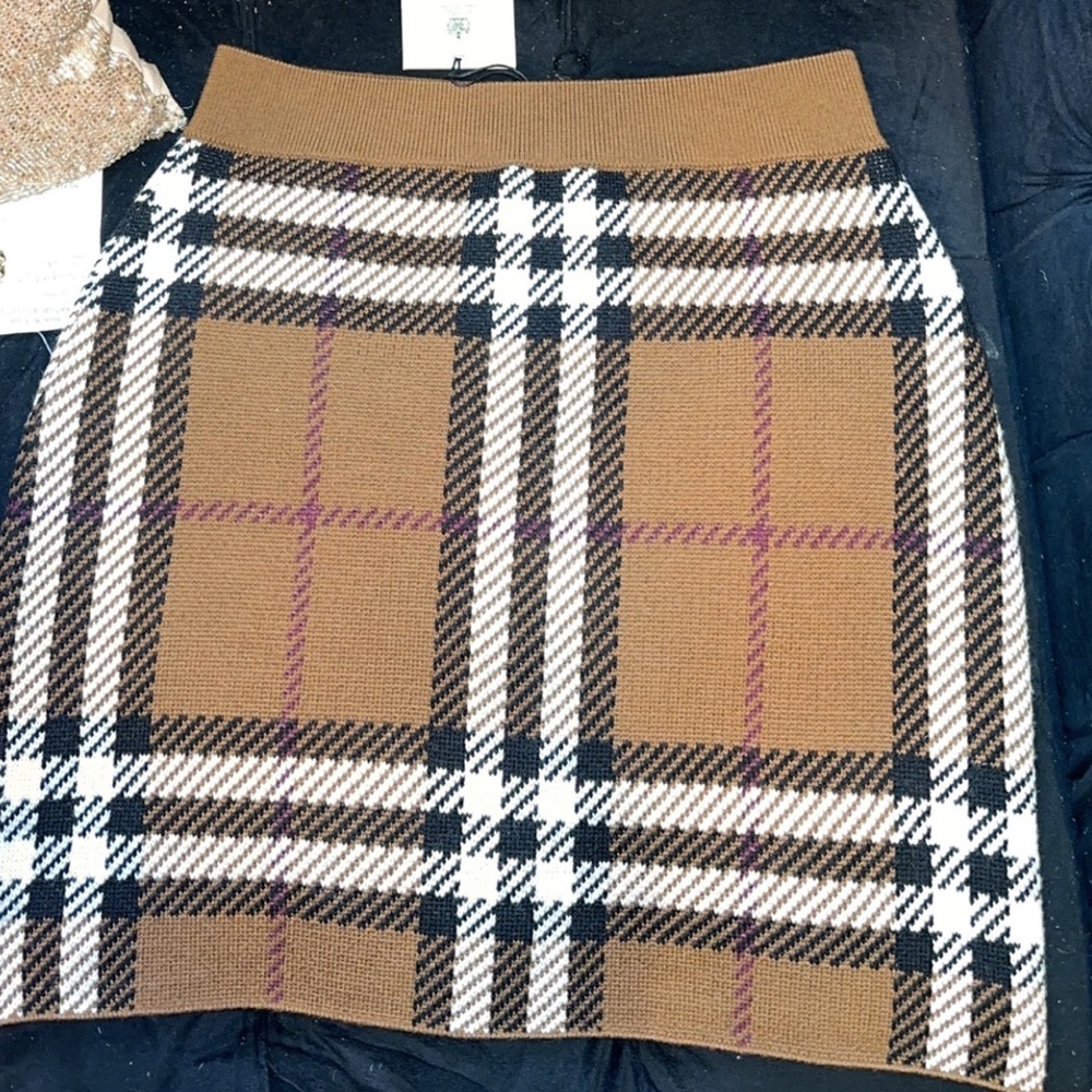 Large women’s Burberry skirt